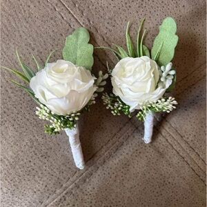 Elegant White Boutonniere Set